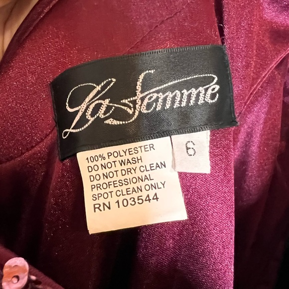 LA FEMME One Shoulder Sequin Mini Dress. Size 6 - Picture 8 of 8